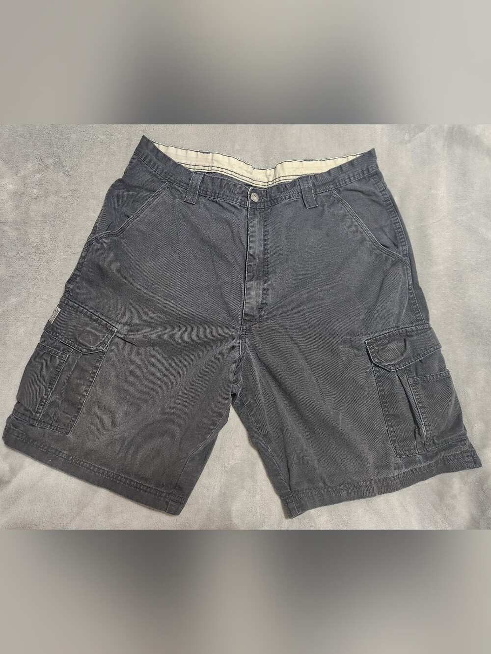 VF Jeanswear Men’s Gray 100% Cotton Utility Cargo Shorts Size 36